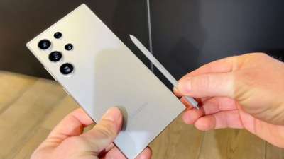 Samsung Galaxy S24 Ultra फिर से सस्ता हो गया है। सैमसंग के इस फ्लैगशिप फोन की कीमत में हजारों रुपये की कटौती की गई है। यह फोन लॉन्च प्राइस से लगभग आधी कीमत में मिल रहा है। फोन के फीचर्स की बात करें तो इसमें 200MP कैमरा, 12GB रैम, 256GB स्टोरेज जैसे फीचर्स मिलते हैं। पिछले दिनों चल रहे फेस्टिवल सेल के दौरान भी इस प्रीमियम फोन की कीमत में कटौती की गई थी। Samsung Galaxy S24 Ultra फिर से सस्ता हो गया है। सैमसंग के इस फ्लैगशिप फोन की कीमत में हजारों रुपये की कटौती की गई है। यह फोन लॉन्च प्राइस से लगभग आधी कीमत में मिल रहा है। फोन के फीचर्स की बात करें तो इसमें 200MP कैमरा, 12GB रैम, 256GB स्टोरेज जैसे फीचर्स मिलते हैं। पिछले दिनों चल रहे फेस्टिवल सेल के दौरान भी इस प्रीमियम फोन की कीमत में कटौती की गई थी।