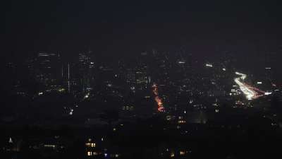 सैन फ्रांसिस्को में एक बड़े पावर आउटेज के कारण 130,000 घरों और बिजनेस की बिजली गुल हो गई। बिजली फेल होने से शहर का बड़ा हिस्सा अंधेरे में डूब गया। सैन फ्रांसिस्को में एक बड़े पावर आउटेज के कारण 130,000 घरों और बिजनेस की बिजली गुल हो गई। बिजली फेल होने से शहर का बड़ा हिस्सा अंधेरे में डूब गया।