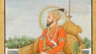 मुगल साम्राज्य के इतिहास में एक बादशाह ऐसा भी हुआ है जो मात्र 72 दिनों के लिए ही गद्दी पर बैठ पाया था, और उसका नाम था जहां शाह। 18वीं सदी के अंत में, जब मुगल साम्राज्य अपनी अंतिम सांसें ले रहा था, बिदर बख्त महमूद शाह बहादुर उर्फ जहां शाह ने बतौर मुगल बादशाह 72 दिनों के लिए शासन किया था। यह दौर साम्राज्य के पतन, राजनीतिक अस्थिरता और बाहरी आक्रमणों का था। जहां शाह न केवल मुगल इतिहास के सबसे कम समय तक शासन करने वाले सम्राटों में से एक था, बल्कि उनकी कहानी यह भी बताती है कि उस वक्त मुगल साम्राज्य कितना बेबस और लाचार हो गया था। मुगल साम्राज्य के इतिहास में एक बादशाह ऐसा भी हुआ है जो मात्र 72 दिनों के लिए ही गद्दी पर बैठ पाया था, और उसका नाम था जहां शाह। 18वीं सदी के अंत में, जब मुगल साम्राज्य अपनी अंतिम सांसें ले रहा था, बिदर बख्त महमूद शाह बहादुर उर्फ जहां शाह ने बतौर मुगल बादशाह 72 दिनों के लिए शासन किया था। यह दौर साम्राज्य के पतन, राजनीतिक अस्थिरता और बाहरी आक्रमणों का था। जहां शाह न केवल मुगल इतिहास के सबसे कम समय तक शासन करने वाले सम्राटों में से एक था, बल्कि उनकी कहानी यह भी बताती है कि उस वक्त मुगल साम्राज्य कितना बेबस और लाचार हो गया था।