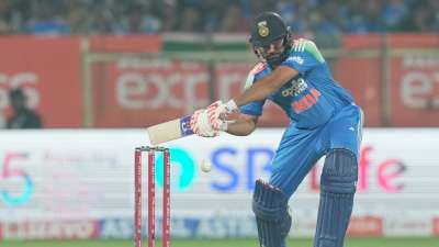 टी20 वर्ल्ड कप के इतिहास में सबसे ज्यादा मैच खेलने का रिकॉर्ड भारत के रोहित शर्मा के नाम है। उन्होंने टी20 वर्ल्ड कप में कुल 47 मुकाबले खेले हैं और इस दौरान उन्होंने 1220 रन बनाए हैं, जिसमें 92 रन उनका हाईएस्ट स्कोर रहा है। टी20 वर्ल्ड कप के इतिहास में सबसे ज्यादा मैच खेलने का रिकॉर्ड भारत के रोहित शर्मा के नाम है। उन्होंने टी20 वर्ल्ड कप में कुल 47 मुकाबले खेले हैं और इस दौरान उन्होंने 1220 रन बनाए हैं, जिसमें 92 रन उनका हाईएस्ट स्कोर रहा है।