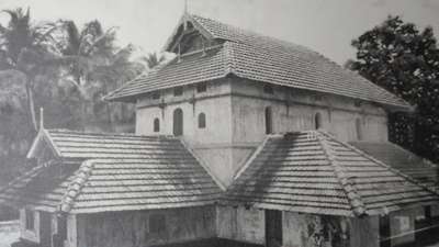 Oldest Mosque in India: भारत में इस्लाम सैकड़ों साल पहले ही आ गया था, और इसी के साथ पहली मस्जिद की भी जरूरत महसूस हुई होगी। क्या आपको पता है कि भारत में सबसे पहली मस्जिद कहां बनाई गई थी? केरल के थ्रिसुर जिले में कोडुंगल्लूर शहर में स्थित चेरामन जुम्मा मस्जिद भारत की सबसे पुरानी मस्जिद मानी जाती है। इसका निर्माण 629 ईस्वी में मलिक बिन दीनार ने करवाया था। यह मस्जिद भारतीय उपमहाद्वीप की सबसे पुरानी इस्तेमाल होने वाली मस्जिद है और आज भी लोग यहां नमाज पढ़ते हैं। Oldest Mosque in India: भारत में इस्लाम सैकड़ों साल पहले ही आ गया था, और इसी के साथ पहली मस्जिद की भी जरूरत महसूस हुई होगी। क्या आपको पता है कि भारत में सबसे पहली मस्जिद कहां बनाई गई थी? केरल के थ्रिसुर जिले में कोडुंगल्लूर शहर में स्थित चेरामन जुम्मा मस्जिद भारत की सबसे पुरानी मस्जिद मानी जाती है। इसका निर्माण 629 ईस्वी में मलिक बिन दीनार ने करवाया था। यह मस्जिद भारतीय उपमहाद्वीप की सबसे पुरानी इस्तेमाल होने वाली मस्जिद है और आज भी लोग यहां नमाज पढ़ते हैं।