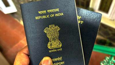 भारत का पासपोर्ट विश्व के सबसे शक्तिशाली पासपोर्टों की सूची में 75वें स्थान पर पहुंच गया है। हेनली पासपोर्ट इंडेक्स के फरवरी 2026 के नवीनतम आंकड़ों में यह बात सामने आई है। 2026 की शुरुआत में भारत का पासपोर्ट 80वें स्थान पर था। भारत का पासपोर्ट विश्व के सबसे शक्तिशाली पासपोर्टों की सूची में 75वें स्थान पर पहुंच गया है। हेनली पासपोर्ट इंडेक्स के फरवरी 2026 के नवीनतम आंकड़ों में यह बात सामने आई है। 2026 की शुरुआत में भारत का पासपोर्ट 80वें स्थान पर था।