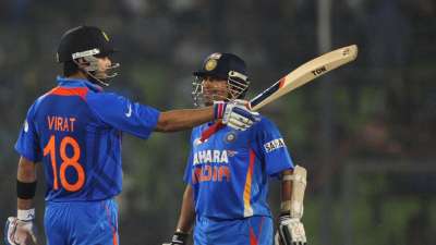 इंटरनेशनल क्रिकेट का आगाज होने के बाद से अभी तक इसमें कई बदलाव देखने को मिले हैं, जिसमें साल 1844 को पहला मुकाबला खेला गया था जो टेस्ट फॉर्मेट का था, जिसके बाद वनडे और फिर टी20 फॉर्मेट में भी इसे खेला जाने लगा। अभी तक इंटरनेशनल क्रिकेट कई बड़े-बड़े रिकॉर्ड टूटते हुए देखने को मिले हैं, तो वहीं कुछ ऐसे भी रिकॉर्ड जिनका टूटना लगभग नामुमकिन है। क्रिकेट की शुरुआत होने के बाद से अब तक बल्लेबाजों के खेलने के तरीके बड़ा अंतर देखने को मिला है। ऐसे में हम आपको इंटरनेशनल क्रिकेट में अब तक सबसे ज्यादा चौके लगाने वाले खिलाड़ियों के बारे में बताने जा रहे हैं। इंटरनेशनल क्रिकेट का आगाज होने के बाद से अभी तक इसमें कई बदलाव देखने को मिले हैं, जिसमें साल 1844 को पहला मुकाबला खेला गया था जो टेस्ट फॉर्मेट का था, जिसके बाद वनडे और फिर टी20 फॉर्मेट में भी इसे खेला जाने लगा। अभी तक इंटरनेशनल क्रिकेट कई बड़े-बड़े रिकॉर्ड टूटते हुए देखने को मिले हैं, तो वहीं कुछ ऐसे भी रिकॉर्ड जिनका टूटना लगभग नामुमकिन है। क्रिकेट की शुरुआत होने के बाद से अब तक बल्लेबाजों के खेलने के तरीके बड़ा अंतर देखने को मिला है। ऐसे में हम आपको इंटरनेशनल क्रिकेट में अब तक सबसे ज्यादा चौके लगाने वाले खिलाड़ियों के बारे में बताने जा रहे हैं।