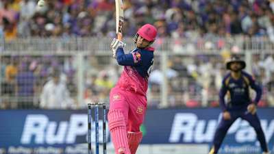 IPL 2026 में धाकड़ बल्लेबाजों के बल्ले से थोक के भाव में छक्के निकल रहे हैं। अब तक 3 बल्लेबाज 20 या उससे ज्यादा छक्के जड़ने का कारनामा कर चुके हैं। आइए जानते हैं इस सीजन अब तक सबसे ज्यादा छक्के किन बल्लेबाजों ने जड़े हैं... IPL 2026 में धाकड़ बल्लेबाजों के बल्ले से थोक के भाव में छक्के निकल रहे हैं। अब तक 3 बल्लेबाज 20 या उससे ज्यादा छक्के जड़ने का कारनामा कर चुके हैं। आइए जानते हैं इस सीजन अब तक सबसे ज्यादा छक्के किन बल्लेबाजों ने जड़े हैं...
