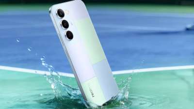 Realme के हाल में लॉन्च हुए 5G फोन की कीमत में बड़ा प्राइस कट किया गया है। 7000mAh बैटरी वाला यह फोन महज 13,499 रुपये की शुरुआती कीमत में मिल रहा है। फोन की खरीद पर इसके अलावा बैंक डिस्काउंट भी ऑफर किया जा रहा है। Realme के हाल में लॉन्च हुए 5G फोन की कीमत में बड़ा प्राइस कट किया गया है। 7000mAh बैटरी वाला यह फोन महज 13,499 रुपये की शुरुआती कीमत में मिल रहा है। फोन की खरीद पर इसके अलावा बैंक डिस्काउंट भी ऑफर किया जा रहा है।
