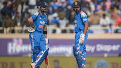 आईसीसी वनडे वर्ल्ड कप के इतिहास में अब तक कुछ ही खिलाड़ी ऐसे रहे हैं जिनके बल्ले का कमाल देखने को मिला है और उन्होंने अपनी छाप मेगा टूर्नामेंट में भी छोड़ी है। वनडे वर्ल्ड कप का अगला एडिशन साल 2027 में खेला जाना है जिसको लेकर अब एक साल से भी कम का समय बचा है। ऐसे में सभी की नजरें अभी से इस मेगा टूर्नामेंट को लेकर बनी हुई हैं। हम आपको अभी तक वनडे वर्ल्ड कप एक एडिशन में सबसे ज्यादा रन बनाने वाले टॉप-5 खिलाड़ियों के बारे में बताने जा रहे हैं। आईसीसी वनडे वर्ल्ड कप के इतिहास में अब तक कुछ ही खिलाड़ी ऐसे रहे हैं जिनके बल्ले का कमाल देखने को मिला है और उन्होंने अपनी छाप मेगा टूर्नामेंट में भी छोड़ी है। वनडे वर्ल्ड कप का अगला एडिशन साल 2027 में खेला जाना है जिसको लेकर अब एक साल से भी कम का समय बचा है। ऐसे में सभी की नजरें अभी से इस मेगा टूर्नामेंट को लेकर बनी हुई हैं। हम आपको अभी तक वनडे वर्ल्ड कप एक एडिशन में सबसे ज्यादा रन बनाने वाले टॉप-5 खिलाड़ियों के बारे में बताने जा रहे हैं।
