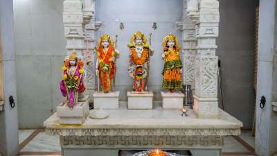 23 जून 2026 को ज्येष्ठ माह का आखिरी बड़ा मंगल है, जिसे बुढ़वा मंगल भी कहा जाता है। हिंदू धर्म में बड़ा मंगल का विशेष धार्मिक महत्व है। मान्यता है कि ज्येष्ठ मंगलवार के दिन ही हनुमान जी पहली बार भगवान राम से मिले थी। यही वजह है कि ज्येष्ठ मंगलवार के दिन बजरंगबली की पूजा करना अत्यंत फलदायी होता है। 23 जून 2026 को ज्येष्ठ माह का आखिरी बड़ा मंगल है, जिसे बुढ़वा मंगल भी कहा जाता है। हिंदू धर्म में बड़ा मंगल का विशेष धार्मिक महत्व है। मान्यता है कि ज्येष्ठ मंगलवार के दिन ही हनुमान जी पहली बार भगवान राम से मिले थी। यही वजह है कि ज्येष्ठ मंगलवार के दिन बजरंगबली की पूजा करना अत्यंत फलदायी होता है।