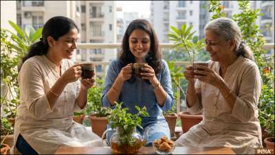 मानसून और ठंड के दिनों में तुलसी की चाय पीने से शरीर गर्म रहता है। खाली पेट तुलसी की चाय पीने से सर्दी-खांसी से बचने और इम्यूनिटी को बढ़ाने में मदद मिलती है। अगर बारिश में भीग जाएं तो तुलसी की चाय पीने से जुकाम का खतरा कम होता है।
मानसून और ठंड के दिनों में तुलसी की चाय पीने से शरीर गर्म रहता है। खाली पेट तुलसी की चाय पीने से सर्दी-खांसी से बचने और इम्यूनिटी को बढ़ाने में मदद मिलती है। अगर बारिश में भीग जाएं तो तुलसी की चाय पीने से जुकाम का खतरा कम होता है।