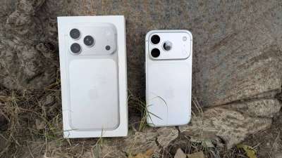 iPhone 17 Pro सीरीज की कीमत में कटौती की गई है। iPhone 18 Pro सीरीज लॉन्च होने से पहले एप्पल का यह फ्लैगशिप आईफोन काफी सस्ते में खरीदा जा सकता है। ई-कॉमर्स वेबसाइट फ्लिपकार्ट पर iPhone 17 Pro से कम प्राइस में लिस्ट किया गया है। साथ ही, बैंक डिस्काउंट और EMI ऑफर का भी लाभ मिलेगा। iPhone 17 Pro सीरीज की कीमत में कटौती की गई है। iPhone 18 Pro सीरीज लॉन्च होने से पहले एप्पल का यह फ्लैगशिप आईफोन काफी सस्ते में खरीदा जा सकता है। ई-कॉमर्स वेबसाइट फ्लिपकार्ट पर iPhone 17 Pro से कम प्राइस में लिस्ट किया गया है। साथ ही, बैंक डिस्काउंट और EMI ऑफर का भी लाभ मिलेगा।