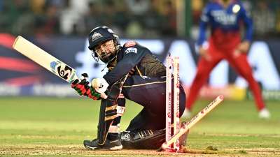 T20 क्रिकेट में डक पर आउट होना बेहद सामान्य बात है। यही वजह है कि T20 क्रिकेट में सबसे ज्यादा बार डक पर आउट होने वाले टॉप-5 बल्लेबाजों में एक खिलाड़ी 50 का आंकड़ा पार कर चुका है, जबकि एक खिलाड़ी 50 डक के बेहद करीब है। आइए जानते हैं सबसे ज्यादा बार T20 में डक पर आउट होने वाले बल्लेबाजों के बारे में... T20 क्रिकेट में डक पर आउट होना बेहद सामान्य बात है। यही वजह है कि T20 क्रिकेट में सबसे ज्यादा बार डक पर आउट होने वाले टॉप-5 बल्लेबाजों में एक खिलाड़ी 50 का आंकड़ा पार कर चुका है, जबकि एक खिलाड़ी 50 डक के बेहद करीब है। आइए जानते हैं सबसे ज्यादा बार T20 में डक पर आउट होने वाले बल्लेबाजों के बारे में...