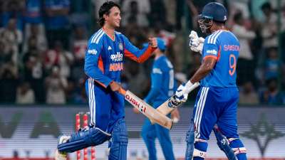 T20 इंटरनेशनल क्रिकेट में भारत के धाकड़ बल्लेबाज लंबे-लंबे छक्के लगाने के लिए जाने जाते हैं। भारत के एक बल्लेबाज के नाम T20I में सबसे ज्यादा छक्के दर्ज हैं। आइए जानते हैं T20 इंटरनेशनल क्रिकेट में सबसे ज्यादा छक्के जड़ने वाले बाएं हाथ के भारतीय बल्लेबाजों के बारे में... T20 इंटरनेशनल क्रिकेट में भारत के धाकड़ बल्लेबाज लंबे-लंबे छक्के लगाने के लिए जाने जाते हैं। भारत के एक बल्लेबाज के नाम T20I में सबसे ज्यादा छक्के दर्ज हैं। आइए जानते हैं T20 इंटरनेशनल क्रिकेट में सबसे ज्यादा छक्के जड़ने वाले बाएं हाथ के भारतीय बल्लेबाजों के बारे में...