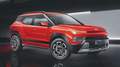 अगर आप ₹10 लाख से कम कीमत में ऐसी SUV खरीदने का सपना देख रहे हैं, जिसमें शानदार फीचर्स के साथ नई टेक्नोलॉजी भी मिले, तो हुंडई की नई Bayon आपके लिए अच्छा ऑप्शन हो सकती है। इस SUV की सबसे खास बात इसका इन-बिल्ट जनरेटिव AI वॉयस असिस्टेंट है, जो ड्राइविंग के दौरान यात्रा, मौसम, रेस्टोरेंट और खबरों से जुड़े सवालों के जवाब देने में मदद करता है। इसके अलावा इसमें पैनोरमिक सनरूफ, Bose साउंड सिस्टम और एडवांस्ड ड्राइवर असिस्टेंस फीचर्स जैसे ऑप्शन भी मिलते हैं। अगर आप ₹10 लाख से कम कीमत में ऐसी SUV खरीदने का सपना देख रहे हैं, जिसमें शानदार फीचर्स के साथ नई टेक्नोलॉजी भी मिले, तो हुंडई की नई Bayon आपके लिए अच्छा ऑप्शन हो सकती है। इस SUV की सबसे खास बात इसका इन-बिल्ट जनरेटिव AI वॉयस असिस्टेंट है, जो ड्राइविंग के दौरान यात्रा, मौसम, रेस्टोरेंट और खबरों से जुड़े सवालों के जवाब देने में मदद करता है। इसके अलावा इसमें पैनोरमिक सनरूफ, Bose साउंड सिस्टम और एडवांस्ड ड्राइवर असिस्टेंस फीचर्स जैसे ऑप्शन भी मिलते हैं।