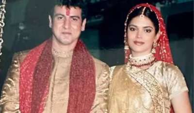 44 साल की श्वेता तिवारी को जिस शो ने पहचान दिलाई। वो 'कसौटी जिंदगी की' है। एक जमाने में ये स्टार प्लस का टॉप शो हुआ करता था। प्रेरणा और अनुराग बसु की प्रेम कहानी ने उस वक्त सभी का दिल जीत लिया था। मिस्टर बजाज की पत्नी बनने के बाद प्रेरणा की जिंदगी में आए काफी उतार-चढ़ाव भी देखने को मिले जो आज तक दर्शकों के दिलों-दिमाग में जगह बनाए हुए हैं। लेकिन, आज भी मिस्टर बजाज और प्रेरणा चर्चा में हैं। श्वेता तिवारी के बाद अब रोनित रॉय लगातार अपनी पर्सनल लाइफ को लेकर सुर्खियों में बने हुए हैं। 44 साल की श्वेता तिवारी को जिस शो ने पहचान दिलाई। वो 'कसौटी जिंदगी की' है। एक जमाने में ये स्टार प्लस का टॉप शो हुआ करता था। प्रेरणा और अनुराग बसु की प्रेम कहानी ने उस वक्त सभी का दिल जीत लिया था। मिस्टर बजाज की पत्नी बनने के बाद प्रेरणा की जिंदगी में आए काफी उतार-चढ़ाव भी देखने को मिले जो आज तक दर्शकों के दिलों-दिमाग में जगह बनाए हुए हैं। लेकिन, आज भी मिस्टर बजाज और प्रेरणा चर्चा में हैं। श्वेता तिवारी के बाद अब रोनित रॉय लगातार अपनी पर्सनल लाइफ को लेकर सुर्खियों में बने हुए हैं।
