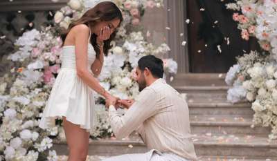 बिग बॉस 10 की कंटेस्टेंट और सोशल मीडिया इन्फ्लुएंसर नितिभा कौल ने अपने खूबसूरत प्रपोजल की तस्वीरें शेयर की हैं और आखिरकार अपने फॉलोअर्स को अपने बॉयफ्रेंड का चेहरा भी दिखा दिया है। एक साल से अपने होने वाले पति की पहचान सीक्रेट रखने के बाद, नितिभा ने यह खुलासा करने के लिए सबसे परफेक्ट वीडियो और तस्वीरें पोस्ट कीं। बिग बॉस 10 की कंटेस्टेंट और सोशल मीडिया इन्फ्लुएंसर नितिभा कौल ने अपने खूबसूरत प्रपोजल की तस्वीरें शेयर की हैं और आखिरकार अपने फॉलोअर्स को अपने बॉयफ्रेंड का चेहरा भी दिखा दिया है। एक साल से अपने होने वाले पति की पहचान सीक्रेट रखने के बाद, नितिभा ने यह खुलासा करने के लिए सबसे परफेक्ट वीडियो और तस्वीरें पोस्ट कीं।