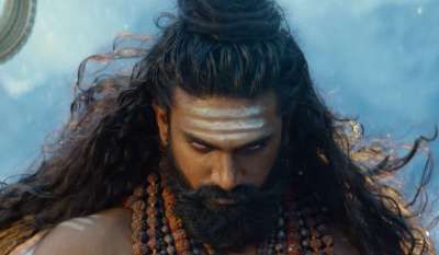 विराट कर्ण की 'नागबंधम' का टीजर 15 फरवरी को महा शिवरात्रि के मौके पर रिलीज किया गया, जिसमें हिमालय के बैकग्राउंड पर बनी इस पौराणिक एक्शन ड्रामा की झलक दिखाई गई है। अभिषेक नामा के डायरेक्शन में बनी इस फिल्म को पूरे भारत में रिलीज किया जाएगा और इसमें एक्टर विराट कर्ण को एक योद्धा जैसे रोल में दिखाया गया है, जो कहानी का सेंटर है। विराट कर्ण की 'नागबंधम' का टीजर 15 फरवरी को महा शिवरात्रि के मौके पर रिलीज किया गया, जिसमें हिमालय के बैकग्राउंड पर बनी इस पौराणिक एक्शन ड्रामा की झलक दिखाई गई है। अभिषेक नामा के डायरेक्शन में बनी इस फिल्म को पूरे भारत में रिलीज किया जाएगा और इसमें एक्टर विराट कर्ण को एक योद्धा जैसे रोल में दिखाया गया है, जो कहानी का सेंटर है।