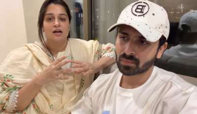 दीपिका कक्कड़ लंबे समय से अपनी स्वास्थ्य संबंधी समस्याओं के कारण चर्चा में हैं। इस बीच टीवी एक्ट्रेस ने अपने पति शोएब इब्राहिम को लेकर कहा कि वो इन दिनों काफी मुश्किल दौर से गुजर रहे हैं, जहां दीपिका लिवर कैंसर का इलाज करवा रही हैं। वहीं शोएब के पिता को मई के आखिरी हफ्ते में ब्रेन हैमरेज हुआ था और वे तब से अस्पताल में भर्ती हैं। सेहत से जुड़ी इन मुश्किलों के बीच शोएब ने उम्मीद जताई है कि हालात जल्द ही बेहतर होंगे। दीपिका कक्कड़ लंबे समय से अपनी स्वास्थ्य संबंधी समस्याओं के कारण चर्चा में हैं। इस बीच टीवी एक्ट्रेस ने अपने पति शोएब इब्राहिम को लेकर कहा कि वो इन दिनों काफी मुश्किल दौर से गुजर रहे हैं, जहां दीपिका लिवर कैंसर का इलाज करवा रही हैं। वहीं शोएब के पिता को मई के आखिरी हफ्ते में ब्रेन हैमरेज हुआ था और वे तब से अस्पताल में भर्ती हैं। सेहत से जुड़ी इन मुश्किलों के बीच शोएब ने उम्मीद जताई है कि हालात जल्द ही बेहतर होंगे।
