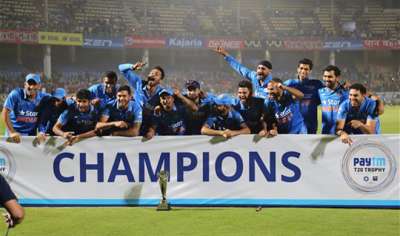 तीसरें टी20 मैच में भारत नें श्रीलंका को हराकर तीन मैचों की सीरीज 2-1 से जीत ली।