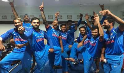 भारत और न्यूजीलैंड के बीच खेली गई वनडे सीरीज का तीसरा मैच काफी रोमांचक रहा। आखिरी ओवर तक चले इस मैच में अंतिम समय तक कोई भी पूरे यकीन के साथ नहीं कह सकता था कि ऊंट किस करवट बैठेगा