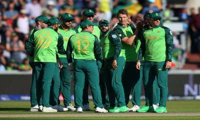 साउथ अफ्रीका ने शनिवार को आईसीसी विश्व कप-2019 में अपने अंतिम लीग मैच में ऑस्ट्रेलिया को 10 रन से हराकर टूर्नामेंट में जीत के साथ विदाई ली।
