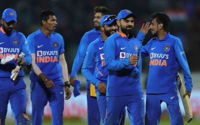 तीन वनडे मैचों की सीरीज के दूसरे मुकाबले में धमाकेदार वापसी करते हुए भारतीय क्रिकेट टीम ने ऑस्ट्रेलिया को 36 रन से हरा दिया। इस जीत के साथ ही भारत ने सीरीज में 1-1 की बराबरी कर ली।&amp;nbsp;