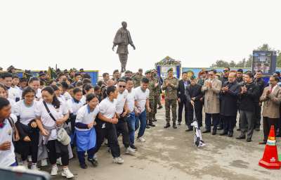 अरुणाचल प्रदेश के तवांग में केंद्रीय मंत्री किरेन रिजिजू ने रन फॉर यूनिटी को हरी झंडी दिखाई। उन्होंने सरदार वल्लभभाई पटेल की 'देश का वल्लभ' प्रतिमा का अनावरण भी किया। इसके साथ ही तवांग में मेजर रालेंग्नाओ बॉब खथिंग म्यूजियम ऑफ वेलोर का उद्घाटन किया।