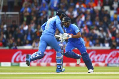 पाकिस्तान ने इस मैच में टॉस हाकर पहले भारत को बल्लेबाजी के लिए आमंत्रित किया। रोहित और केएल राहुल ने भारत को शानदार शुरुआत दिलायी और पहले विकेट के लिये 136 रन जोड़े।&amp;nbsp;