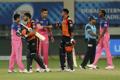सनराइजर्स हैदराबाद ने दुबई इंटरनेशनल स्टेडियम में खेले गए IPL 2020 के 40वें मैच में राजस्थान रॉयल्स को 8 विकेट से हरा दिया।&amp;nbsp; &amp;nbsp;