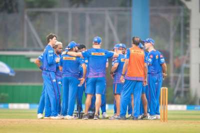 आईपीएल 2022 से पहले अभ्यास सत्र के दौरान मुंबई इंडियंस की टीम ने बहाया पसीना