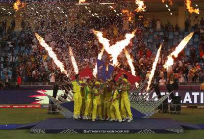 आईसीसी टी20 वर्ल्ड कप 2021 के फाइनल मुकाबले में ऑस्ट्रेलिया ने न्यूजीलैंड को 8 विकेट से हराकर खिताब अपने नाम किया।