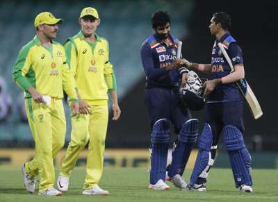 ऑस्ट्रेलिया ने कप्तान एरॉन फिंच और स्टीव स्मिथ की शतकीय पारियों के दम पर सिडनी क्रिकेट ग्राउंड (एससीजी) में खेले गए पहले वनडे मैच में भारत को 66 रनों से हरा दिया।&amp;nbsp;