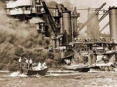  अमेरिका के नौसैनिक अड्डे पर्ल हार्बर पर हमले के बुधवार को 75 वर्ष पूरे हो गए। इस हमले में 2,400 से अधिक लोगों की मौत हो गई थी।