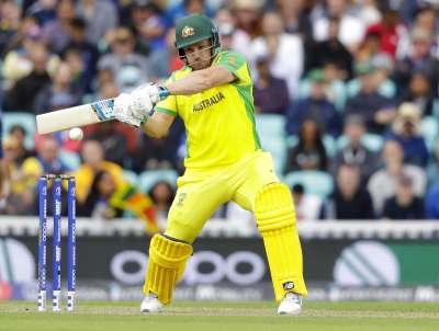 कप्तान आरोन फिंच के 153 रन के बाद मिशेल स्टार्क की अगुवाई में गेंदबाजों के अनुशासित प्रदर्शन के दम पर ऑस्ट्रेलिया ने विश्व कप के मैच में शनिवार को श्रीलंका को 87 रन से हराया।