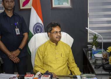Tripura CM Manik Saha divided departments kept 30 departments with himself- India TV Hindi