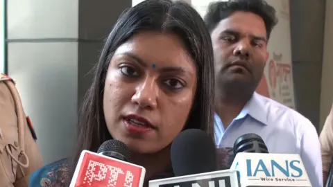 नोएडा DM मेधा रूपम के खिलाफ हाईकोर्ट के फैसले को सुप्रीम कोर्ट में चुनौती देगी यूपी सरकार
