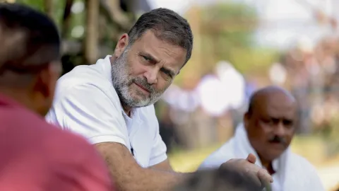 सुप्रीम कोर्ट ने राहुल गांधी को लगाई फटकार, परिसर के अंदर नारेबाजी और हंगामे को लेकर जारी किया नोटिस