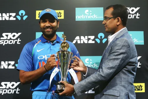 विश्व कप की तैयारी के लिये मुश्किल परिस्थितियों में बल्लेबाजी करना चाहते थे: रोहित शर्मा- India TV Hindi