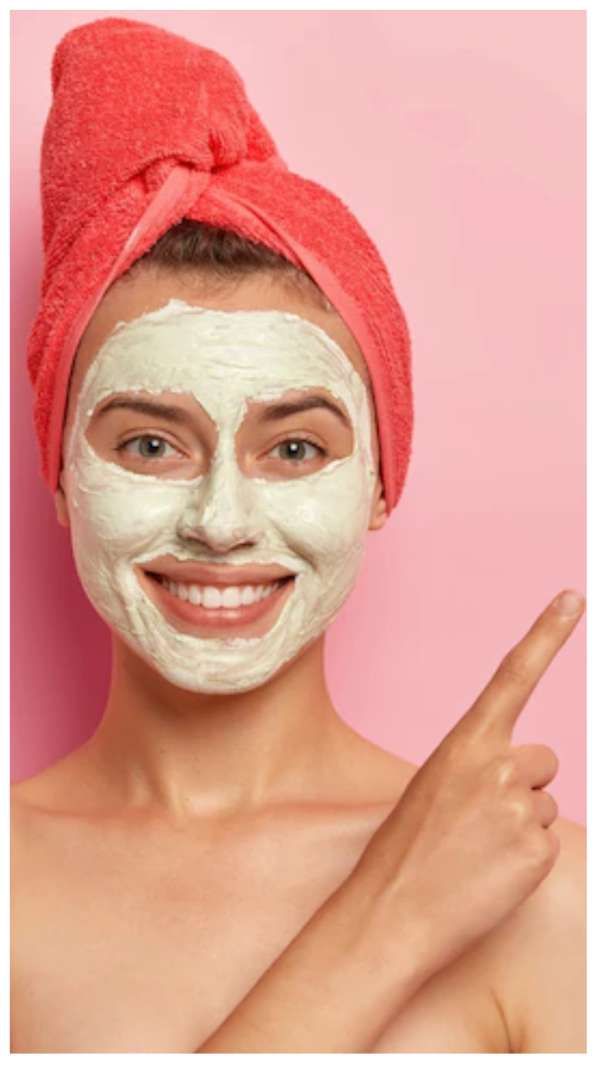 Face Care Tips: चेहरे से हटाएं अनचाहे बाल, घर पर बनाएं ये उबटन