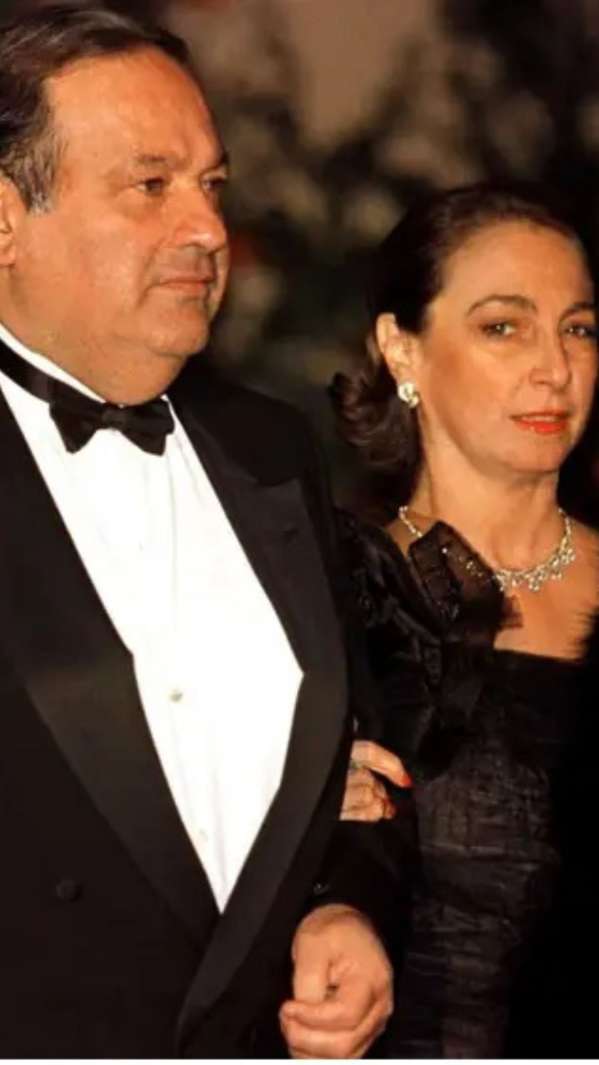 At number seven in the list of the rich is Carlos Slim Helu and his family.  Slim has assets of $ 89.1 billion.
