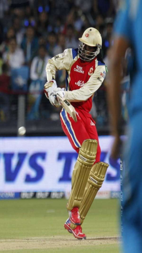 Chris Gayle played an innings of 128 runs in the year 2012, in which he hit 7 fours and 13 sixes.  That is, he scored a total of 106 runs with fours and sixes.