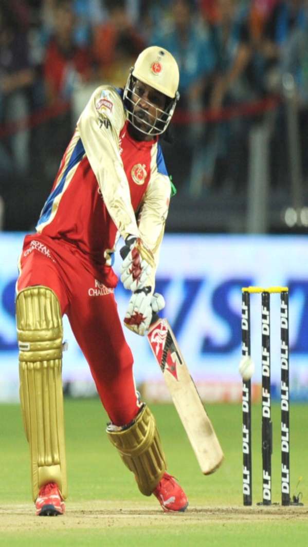 Chris Gayle played an innings of 117 runs in the year 2015, in which he hit 7 fours and 12 sixes.  That is, he scored a total of 100 runs with fours and sixes.