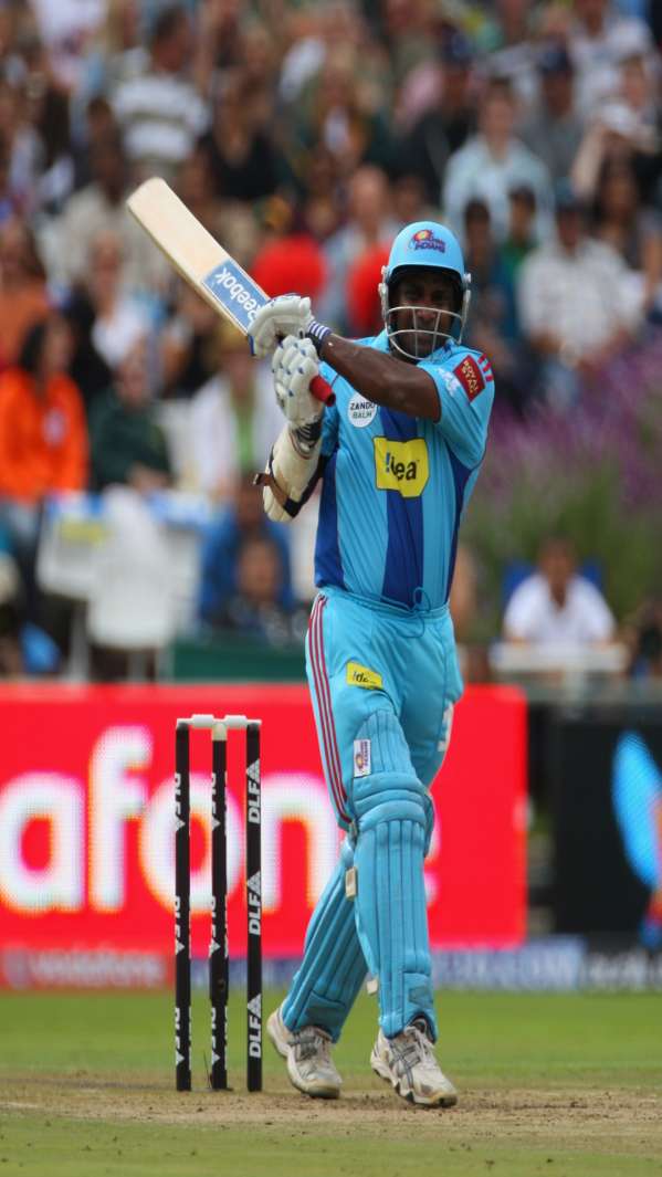 Sanath Jayasuriya played an innings of 114 runs in the year 2008, in which he hit 9 fours and 11 sixes.  That is, he scored a total of 102 runs with fours and sixes.