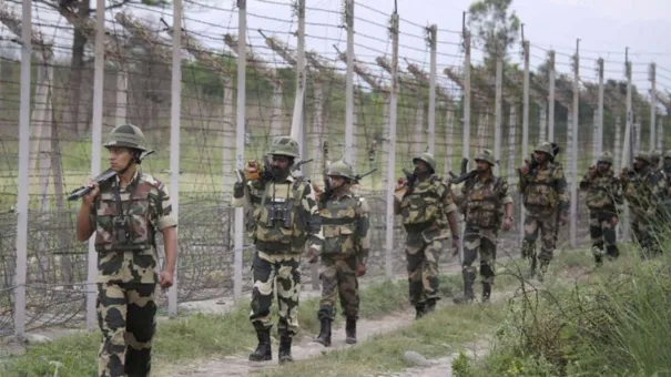 जम्मू-कश्मीर और इंटरनेशनल बॉर्डर से सटे इलाकों में बीती रात रही शांति, किसी तरह का कोई हमला नहीं हुआ