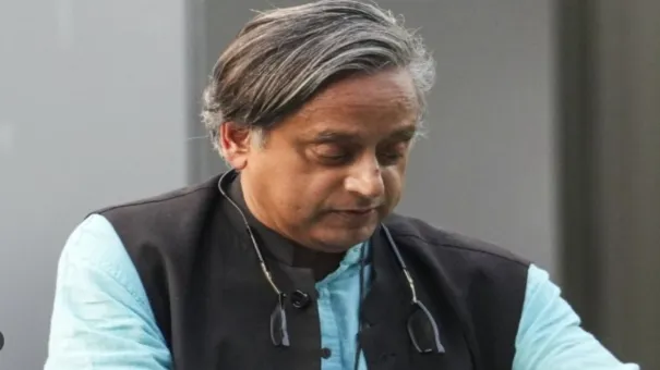 'वे अब हमारे नहीं हैं', शशि थरूर को लेकर कांग्रेस नेता के बयान ने मचाई हलचल, जानें और क्या कहा 