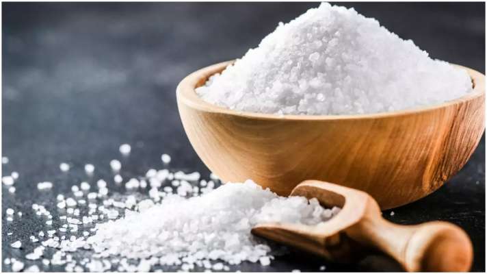 vastu tips salt helps to solve fight in house- Vastu Tips: गृह क्लेश दूर करने में मदद करता है नमक - India TV Hindi News