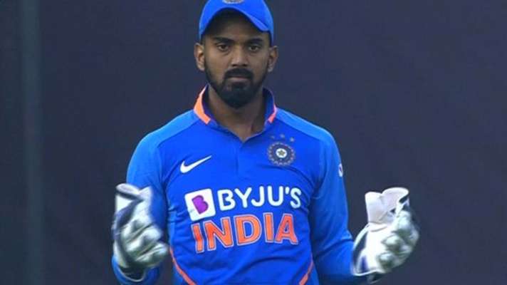 KL Rahul cannot be a permanent wicketkeeper in ODIs, T20Is is still okay:  Expert -विशेषज्ञों की नजर में केएल राहुल नहीं हैं लंबे समय के लिए विकेटकीपर  का विकल्प - India TV