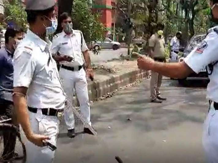 Girl in drunken state found roaming on Kolkata road sans part of ...
