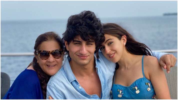 Sara Ali Khan wishes birthday love to mother Amrita Singh सारा अली खान ने  मां अमृता सिंह को इस तरह दी बर्थडे की बधाई - India TV Hindi News