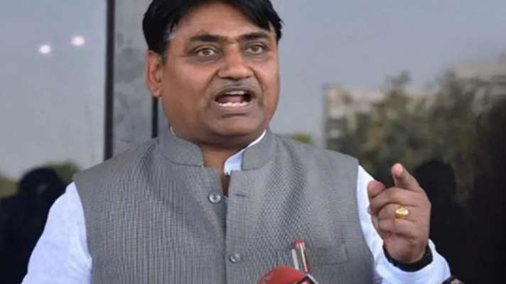 'सोनिया गांधी से शिकायत कर दूंगा...', कैबिनेट की बैठक में भिड़े गहलोत के दो मंत्री, देख लेने तक की धमकी दी - India TV Hindi