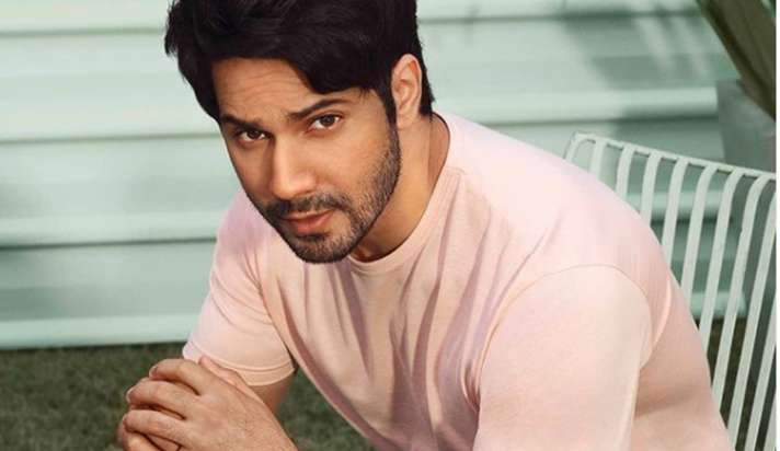 Varun dhawan becomes father of a cute puppy shared video on instagram ask  fans to suggest a name: वरुण धवन ने घर आए नए सदस्य के लिए नाम सुझाने को कहा  तो