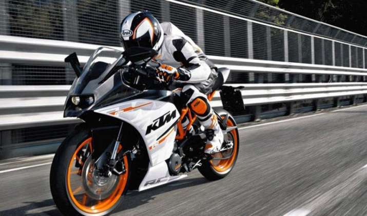First Look: नए साल पर इंडियन मार्केट में एंट्री लेगी KTM की पावर बाइक RC390, देखें तस्वीरें First Look: नए साल पर इंडियन मार्केट में एंट्री लेगी KTM की पावर बाइक RC390, देखें तस्वीरें- India TV Paisa